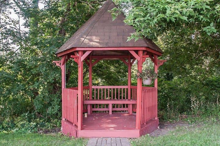 Property Grounds 28 of 35
