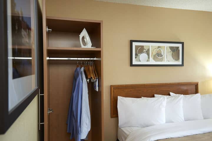 Room 8 of 35